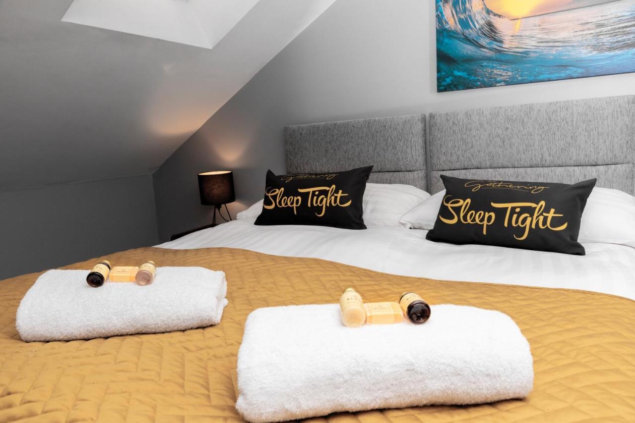 The Penthouse Gathering - Town Centre - Sleeps Up To 16 ريكسهام المظهر الخارجي الصورة