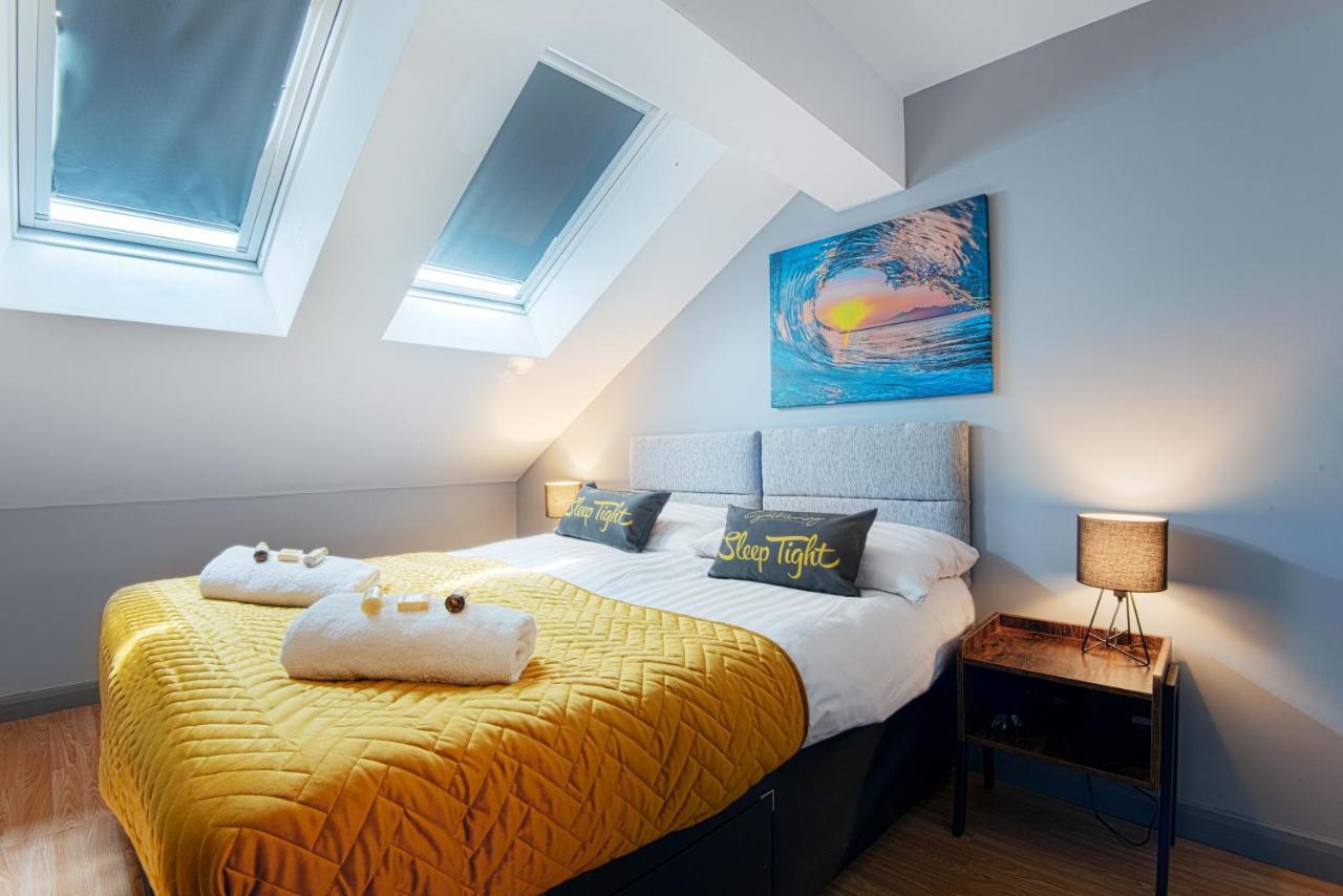 The Penthouse Gathering - Town Centre - Sleeps Up To 16 ريكسهام المظهر الخارجي الصورة