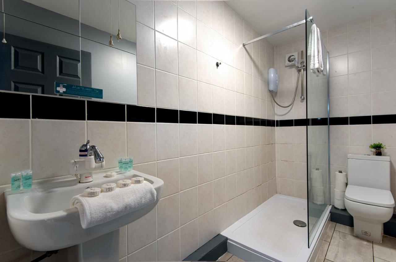 The Penthouse Gathering - Town Centre - Sleeps Up To 16 ريكسهام المظهر الخارجي الصورة