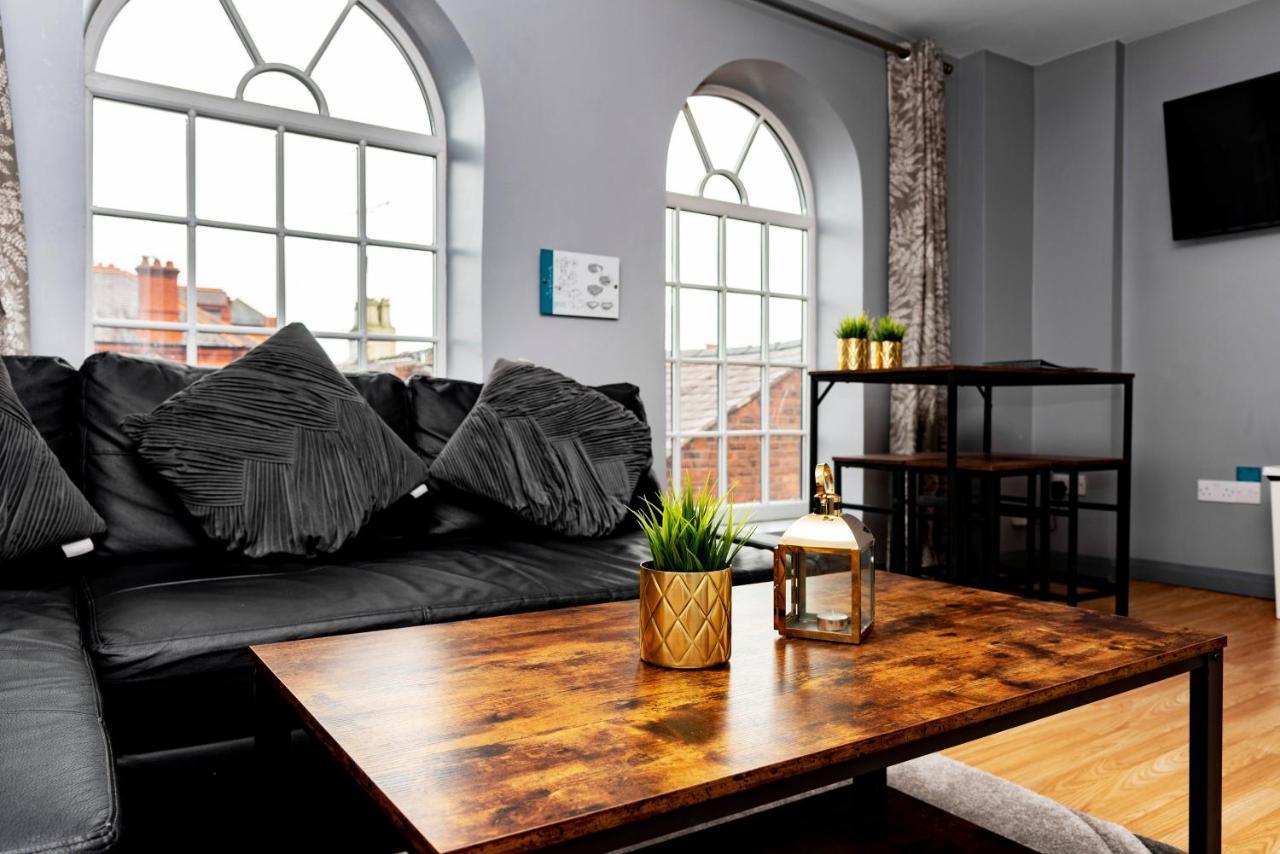 The Penthouse Gathering - Town Centre - Sleeps Up To 16 ريكسهام المظهر الخارجي الصورة